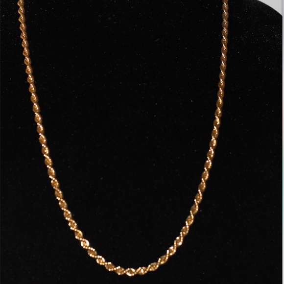 Moet Gold Link Necklace - Picture 8 of 9